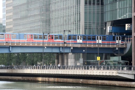 Docklands Light Railway Isle Of Dogs at Heron Quays