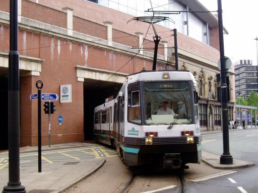 Metrolink tram 1007 at London Road
