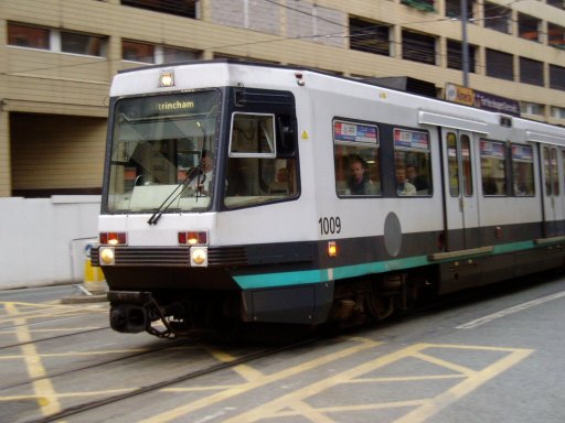 Metrolink tram 1009 at High Street