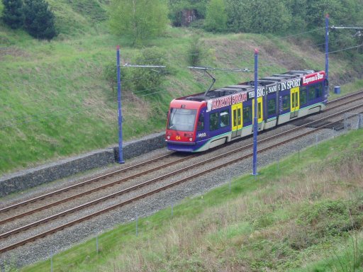 Midland Metro tram 04 at Hill Top