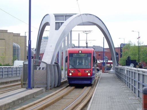 Midland Metro tram 10 at Wolverhampton