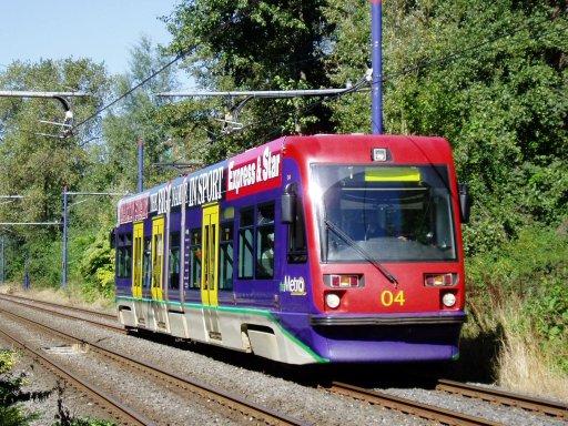 Midland Metro tram 04 at north of Trinity Way
