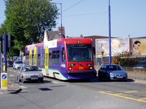 Midland Metro tram 09 at Bilston Road