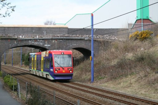 Midland Metro tram 16 at Colliery Road