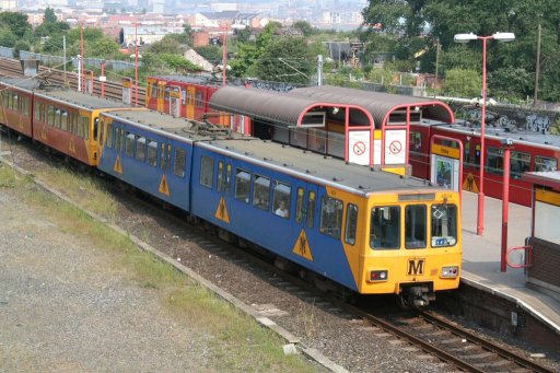 Tyne and Wear Metro unit 4024 at Felling station