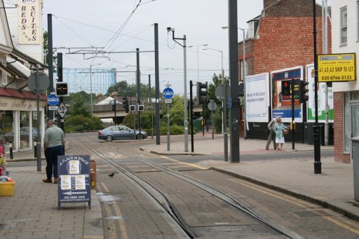 Croydon Tramlink croydon route at Reeves Corner