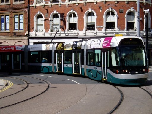 Nottingham Express Transit tram 207 at Lace Market