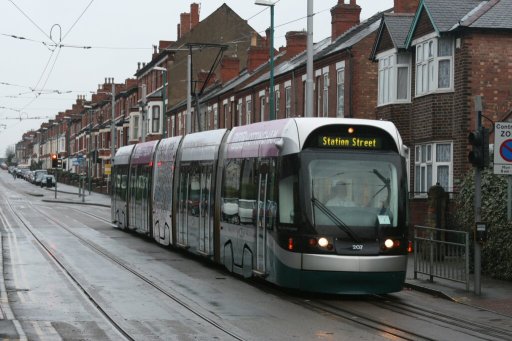 Nottingham Express Transit tram 207 at Noel Street