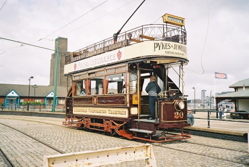 Pictures tram 20 at Woodside